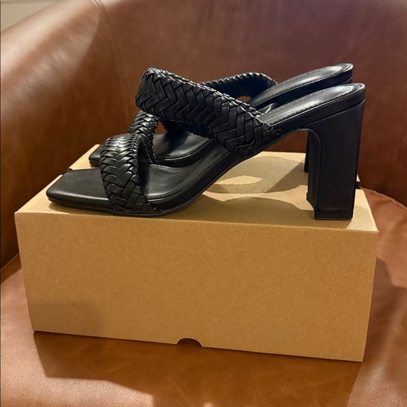 Black Braided Women's Sandals - Picture 4 of 4